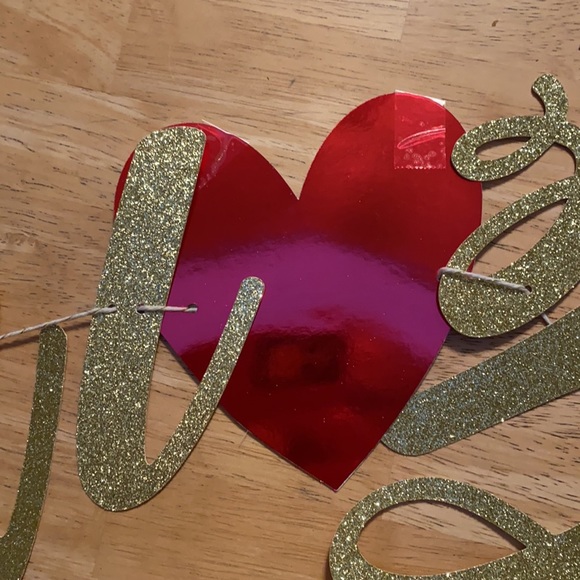 Special delivery with red heart baby girl - Picture 7 of 7